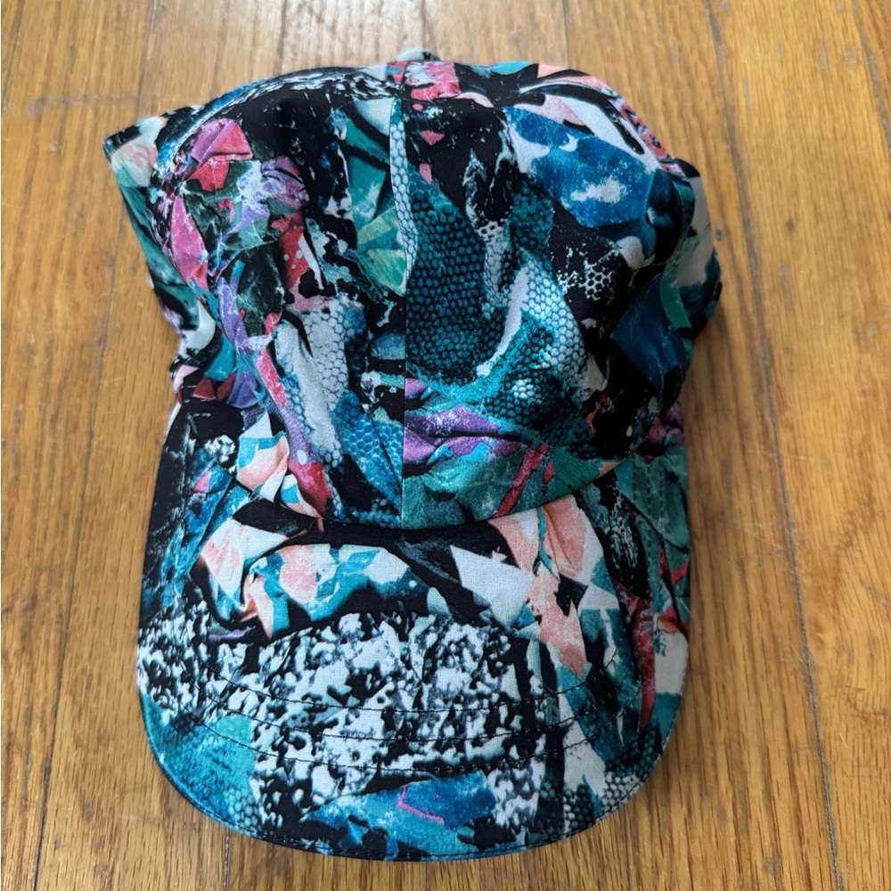 Lululemon Athletica Multicolor Abstract Cap